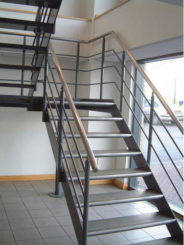 Escada metálica industrial